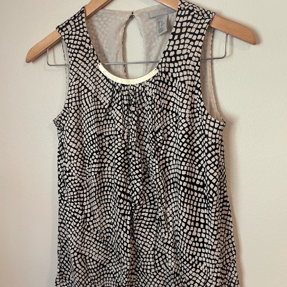H&M Monochrome Patterned Tank Top